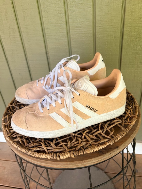adidas Shoes - Adidas Gazelle Halo Blush Pink Suede Women's Size 10 Men's 9 ID7006